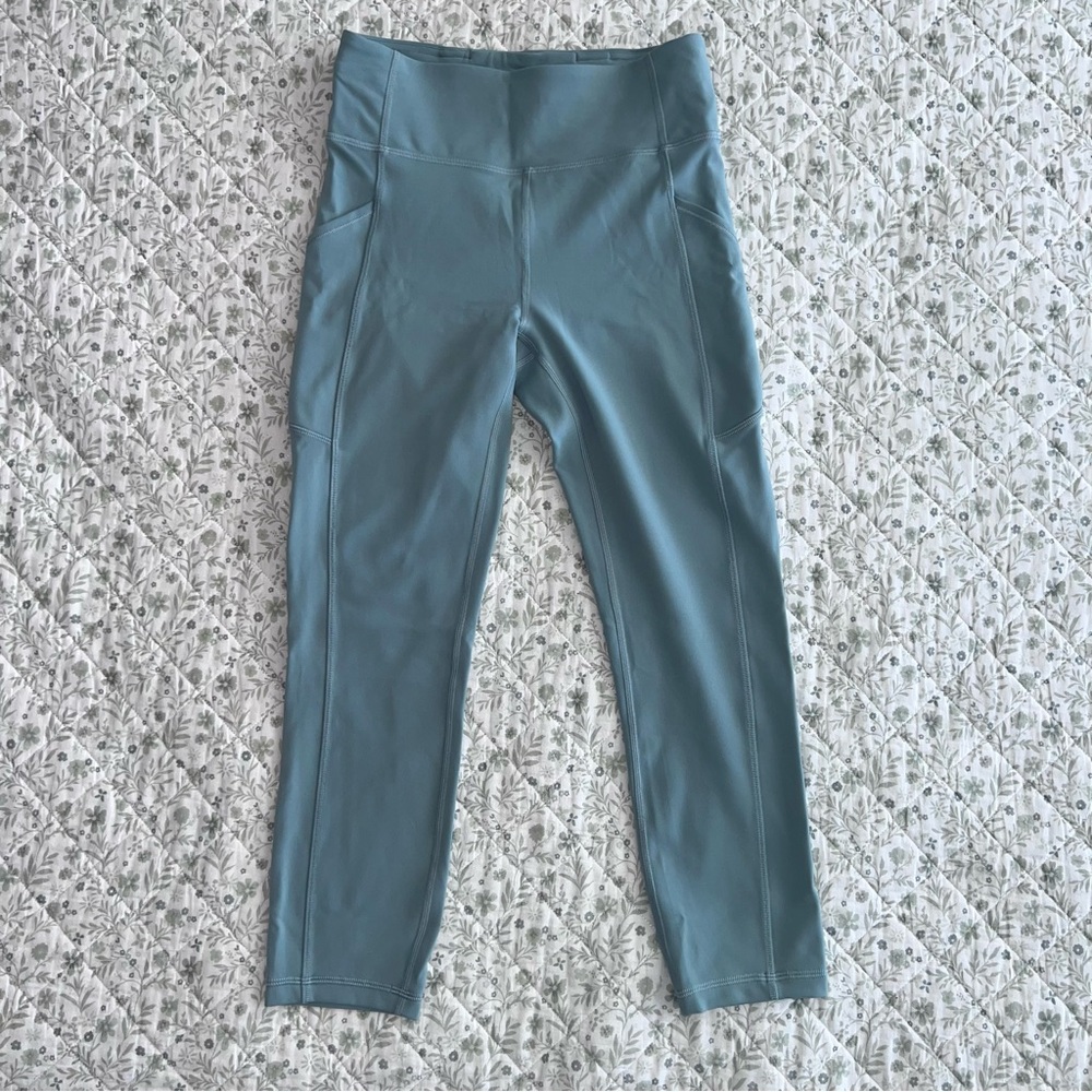 Lululemon cropped leggings with pockets